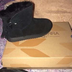 Never worn, brand new, Koolaburra boots by Ugg